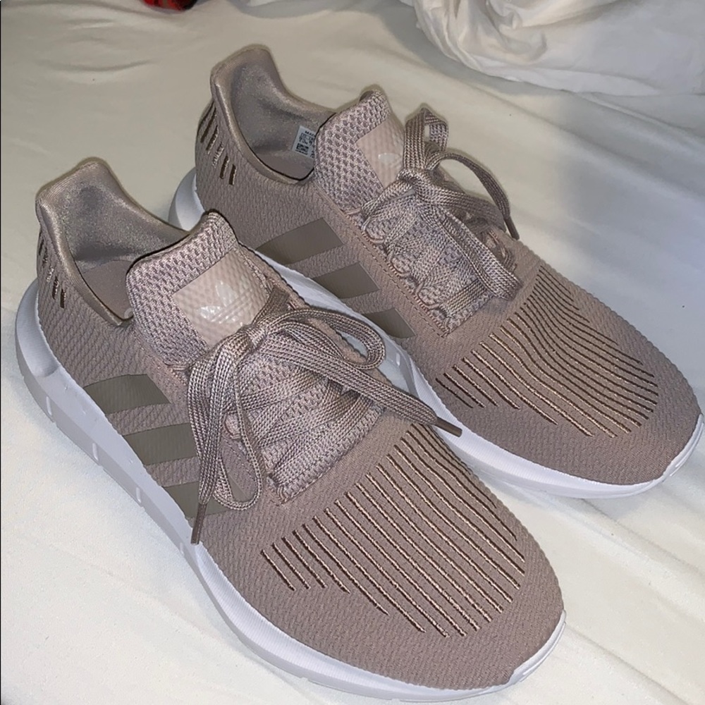 Adidas swift run